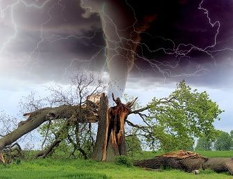 diferencia entre tornado y huracan